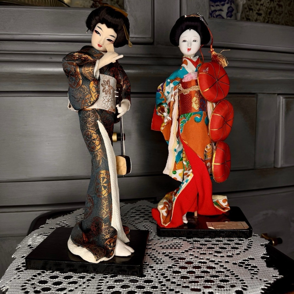 2 Japanese Geisha Kimono Japan Antique Display Dolls Vintage Shamisen READ